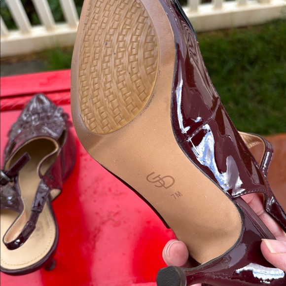 Joan & David Patented Maroon Heels Size 7, Gorgeous - Picture 5 of 7